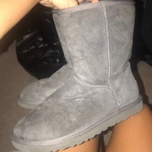 Grey Ugg’s size 8